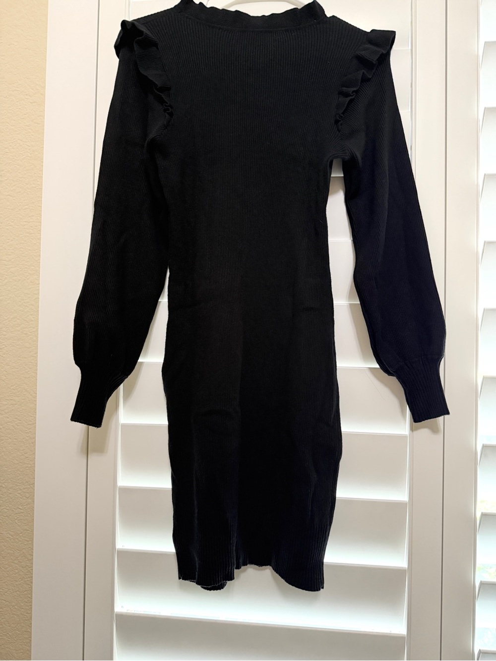 Black Ruffle-Shoulder Knit Sweater Dress Size XS